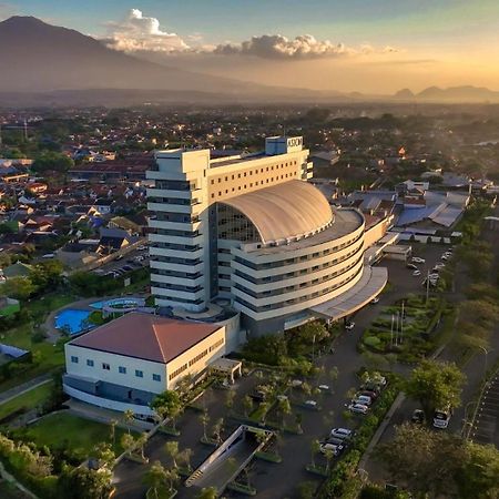 Aston Cirebon Hotel And Convention Center Exterior photo