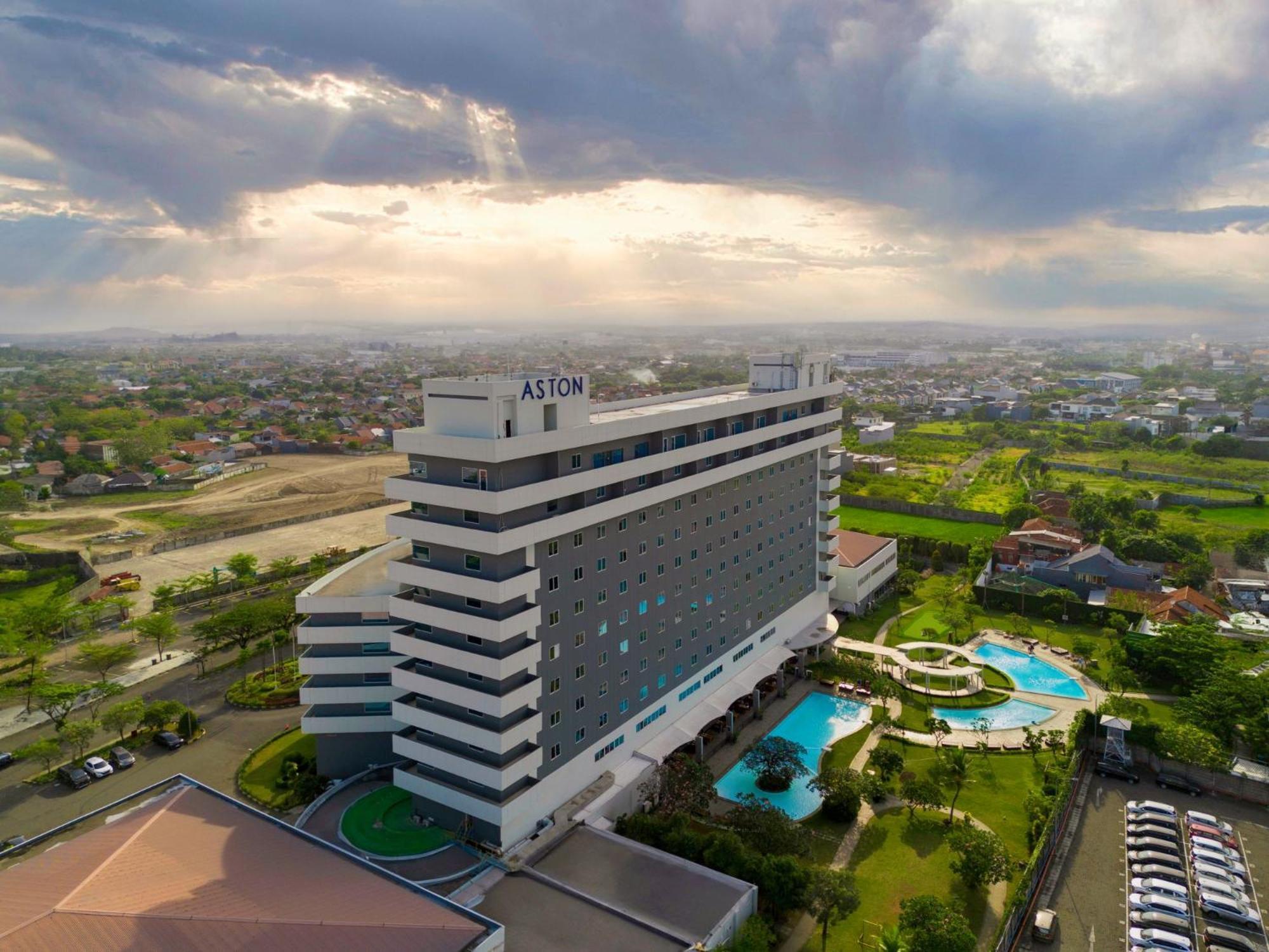 Aston Cirebon Hotel And Convention Center Exterior photo