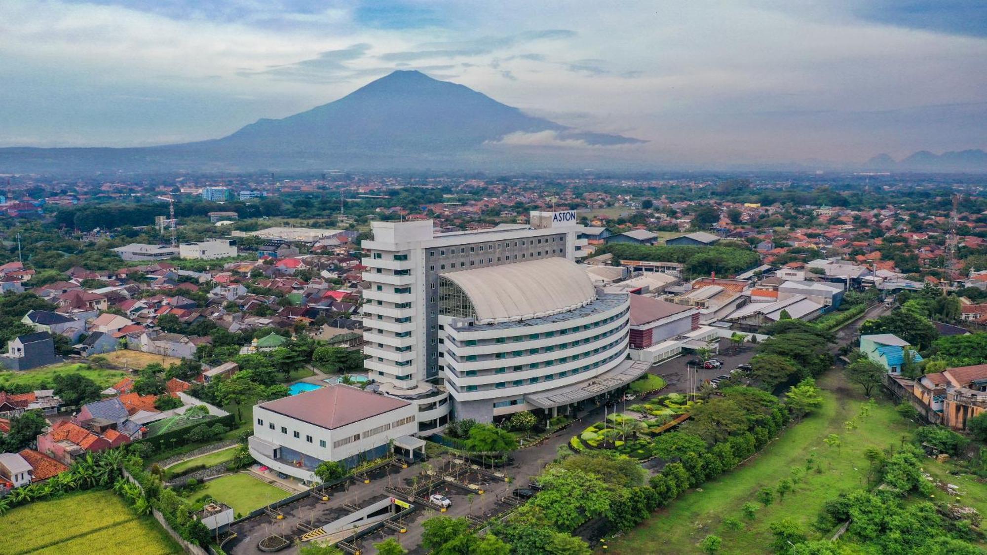 Aston Cirebon Hotel And Convention Center Exterior photo